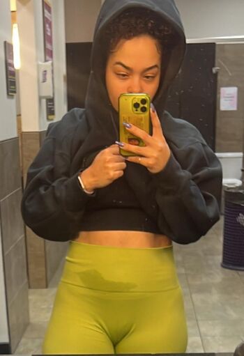 Full leaked Nelliface private onlyfans photo
