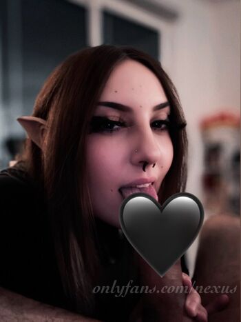 Full leaked Iluvmeww/ private onlyfans photo