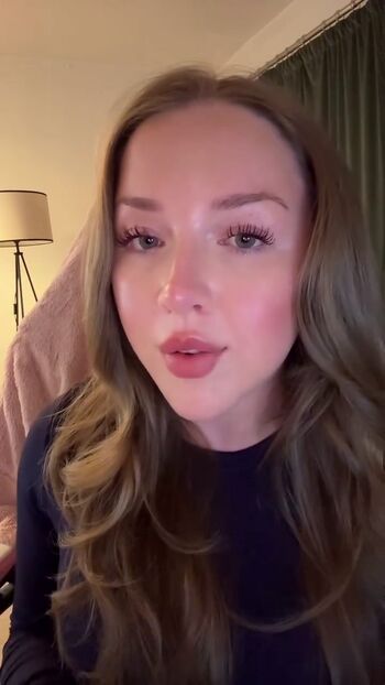 Full leaked Niamhofficiall private onlyfans photo