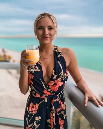  Nicole Amber Spiller