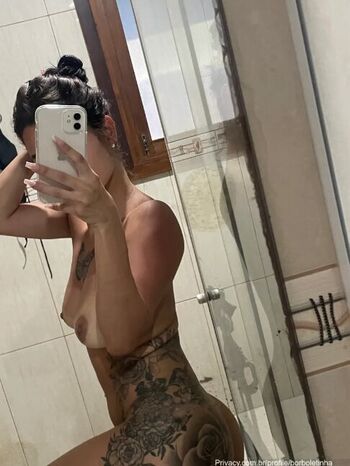 nicolethaais__