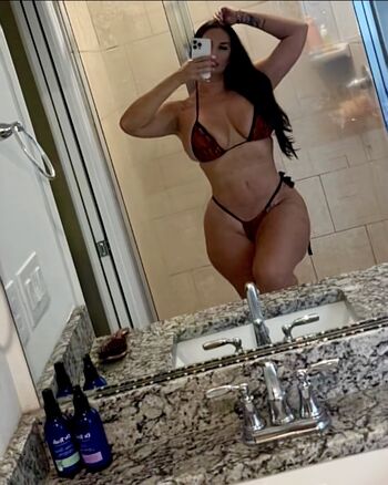 Full leaked Nicoleyourswflrealtor private onlyfans photo
