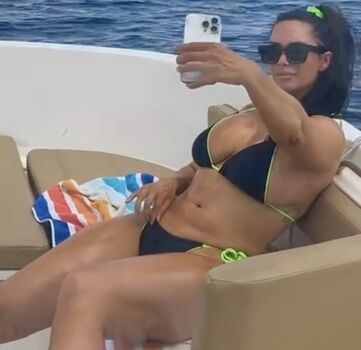 Full leaked Nicoleyourswflrealtor private onlyfans photo