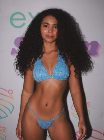 Full leaked Nicoll araque private onlyfans photo