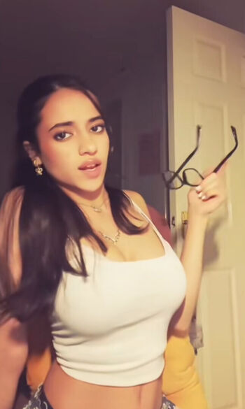 Nika Sandhu