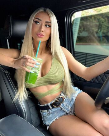 Full leaked Nikki sullivan private onlyfans photo