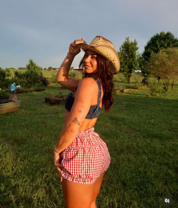 Full leaked Nikkidoyon private onlyfans photo