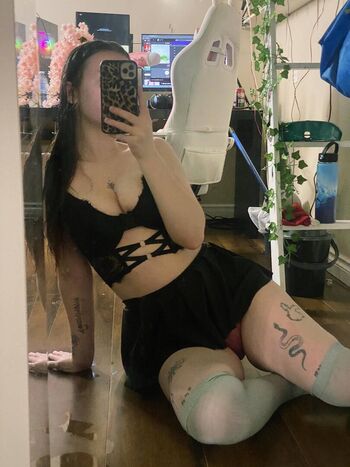 Nikkieelovee