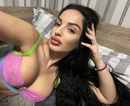 Full leaked Nikolsi private onlyfans photo