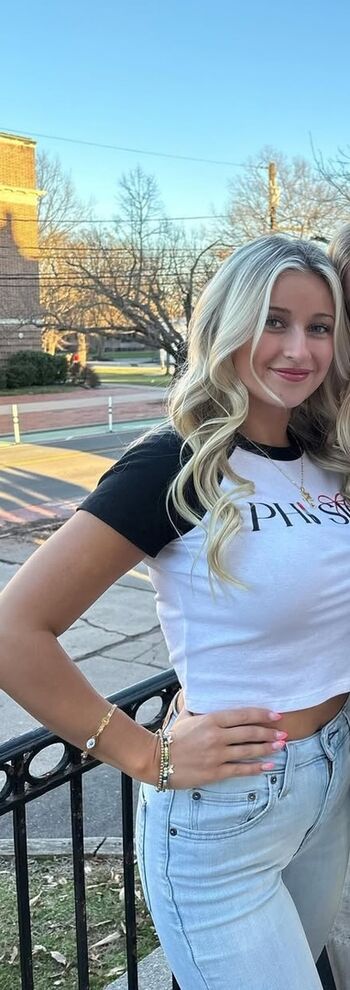 Full leaked Julie donaldson/ private onlyfans photo