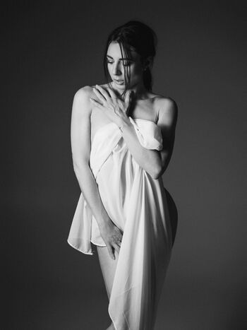 ninamissfit.model