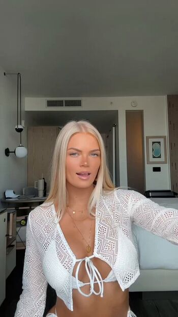 Full leaked Nneellzz private onlyfans photo