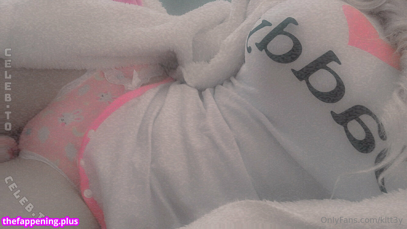 https: / kltt3y / nnyxie Fotografie OnlyFans Dezbrăcată #32