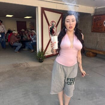 Full leaked Noah cyrus private onlyfans photo