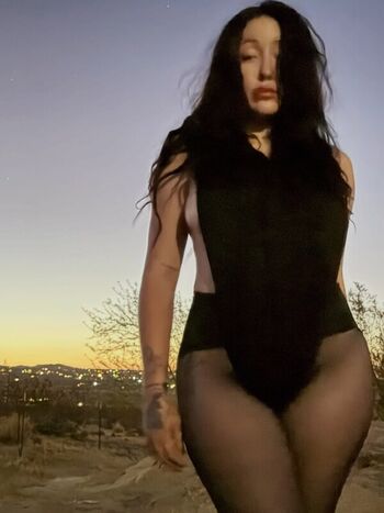 Full leaked Noah cyrus page private onlyfans photo