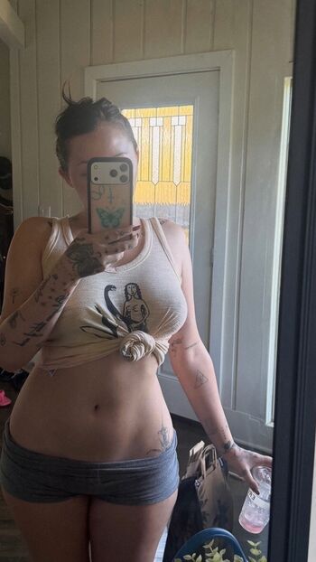 Full leaked Noah cyrus page private onlyfans photo