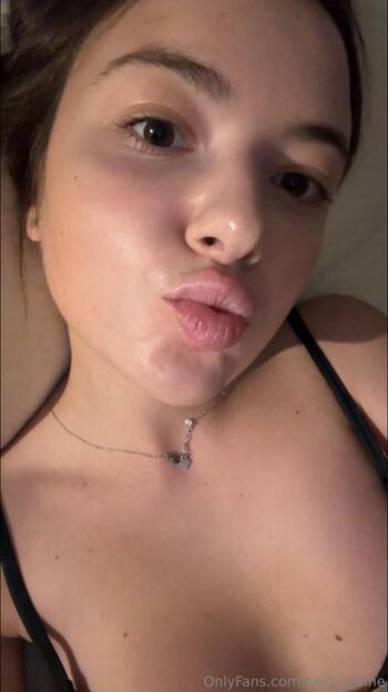 Nora_divine