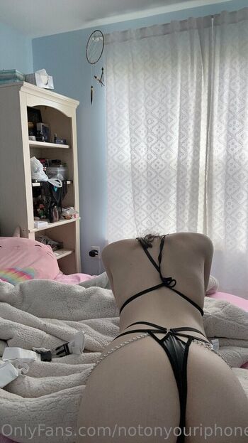 Full leaked Notonyouriphone private onlyfans photo