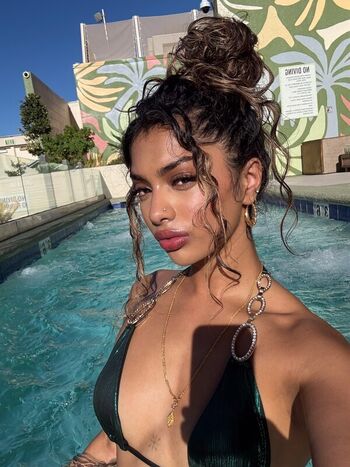 Full leaked Nuha mach private onlyfans photo
