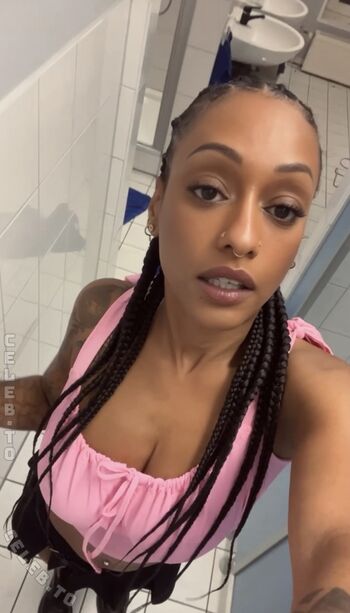 Full leaked Nura habib omer private onlyfans photo