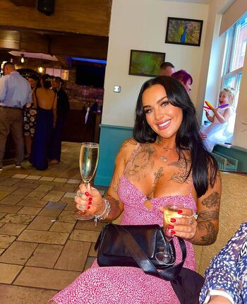 Full leaked Oasis roseman private onlyfans photo