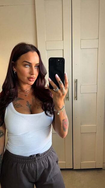 Full leaked Oasis roseman private onlyfans photo