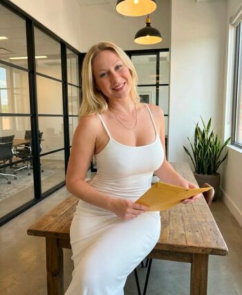 Full leaked Officegirlamanda private onlyfans photo