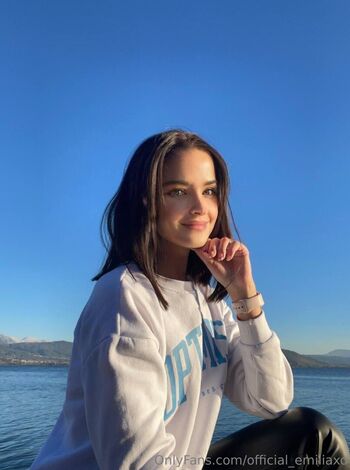 official_emiliaxo