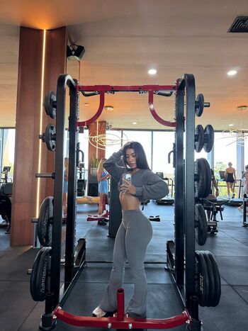 Full leaked Okyyoliviaa private onlyfans photo
