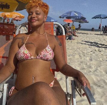 Full leaked Olhosddlince private onlyfans photo