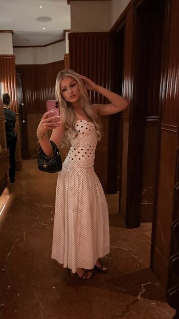 Full leaked Olivia deni private onlyfans photo