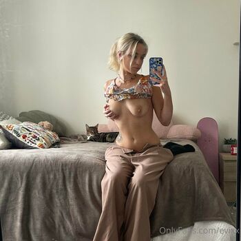 Full leaked Olivia evi plant private onlyfans photo