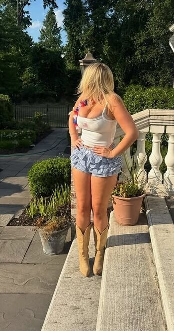 Full leaked Olivia kuehner private onlyfans photo