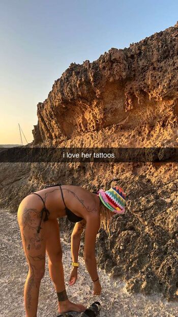 Full leaked Olivia ponton private onlyfans photo