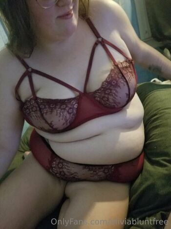 Full leaked Oliviabluntfree private onlyfans photo