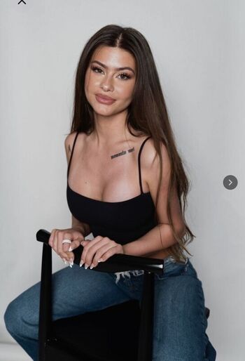 Full leaked Oliviacshaffer private onlyfans photo