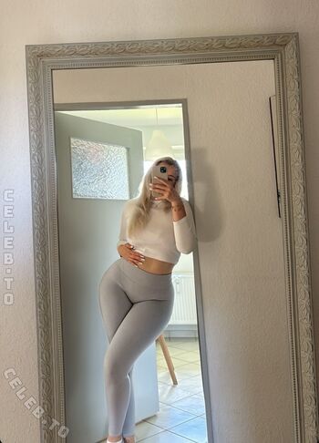 Full leaked Oliviahbls private onlyfans photo