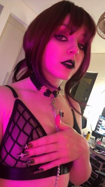 Full leaked Olyashaa private onlyfans photo