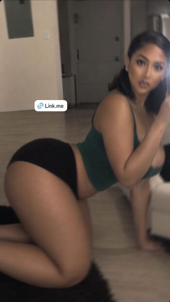 Full leaked Omaima benamre private onlyfans photo