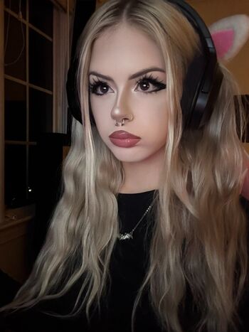 onlygothbitches