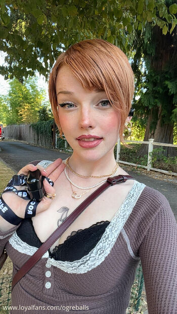 Orgeballs, Caroline Louis