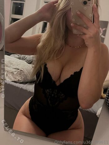 Full leaked Ossi desi  page private onlyfans photo