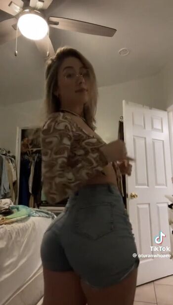 Full leaked Oturanwhozee private onlyfans photo