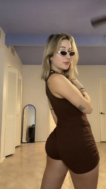 Full leaked Oturanwhozee private onlyfans photo