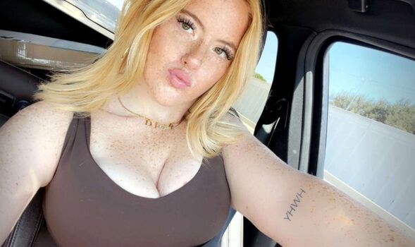 Full leaked Paigehenne private onlyfans photo