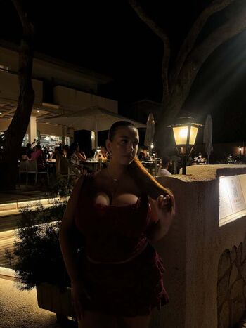 Full leaked Paillette private onlyfans photo