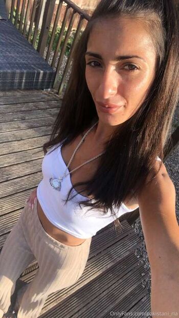 Pakistani_Ria