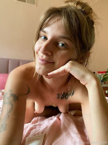 Full leaked Parisbush private onlyfans photo