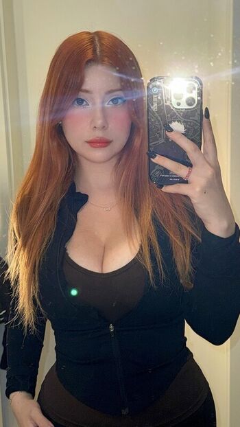 Full leaked Paulaeal private onlyfans photo