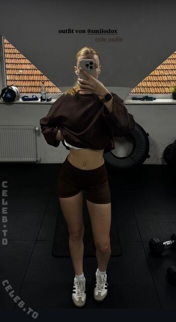 Full leaked Pauliie private onlyfans photo